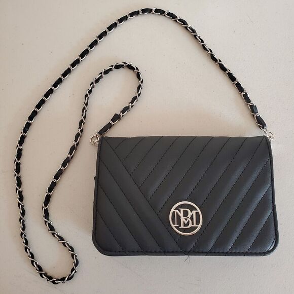 Badgley Mischka Crossbody Studio Bag Black Vegan Leather Logo Quilted Chain - Picture 1 of 10